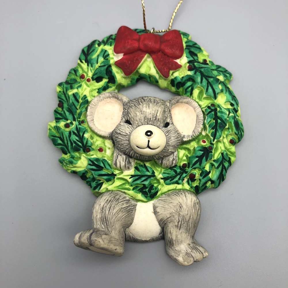 Vtg Mouse in a Wreath Christmas‎ Tree Ornament Holiday Animal Rodent Cute Resin
